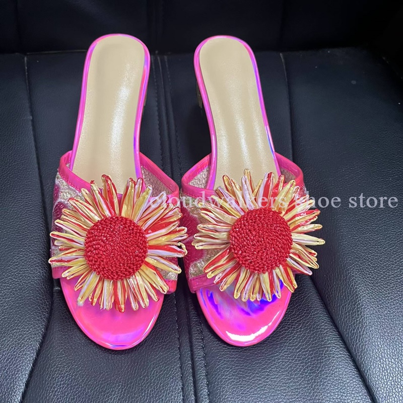 Embroidery Design Free - Sandalias de Verano con Bordado Iridiscente