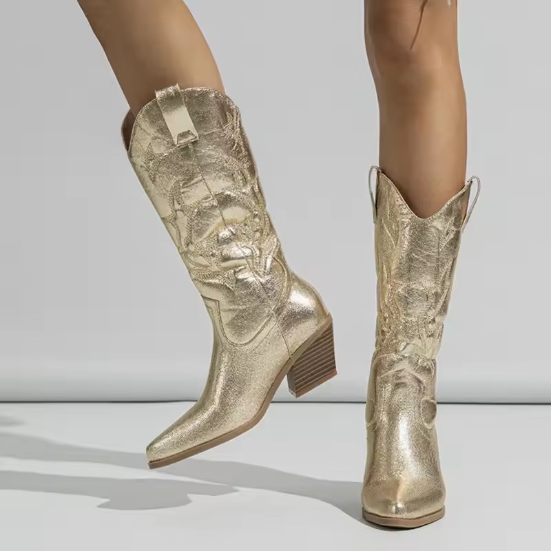 Embroidery Design Free - Botas occidentales de cuero rojo vino