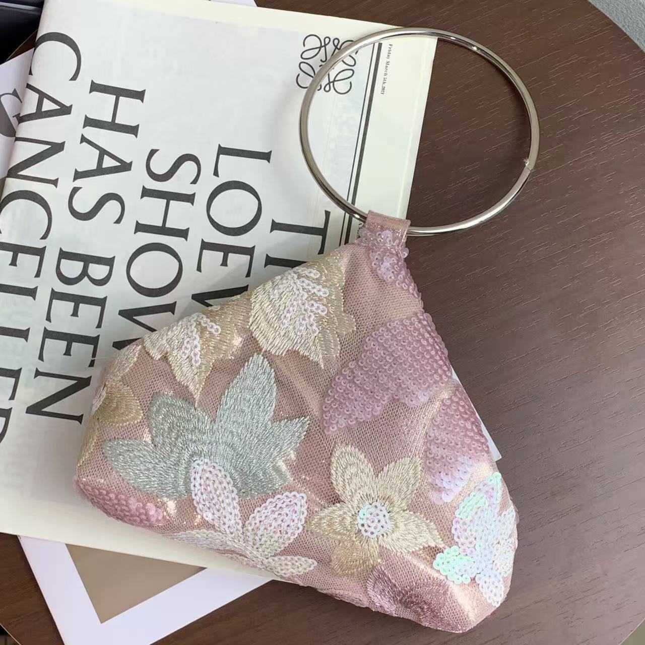 Bolso de Noche con Bordado Flo - Embroidery Ring reseña y precio