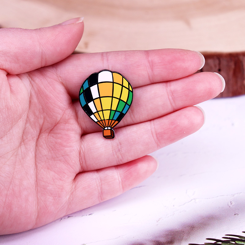 Pin esmaltado con globo aerost - Embroidery Bali reseña y precio