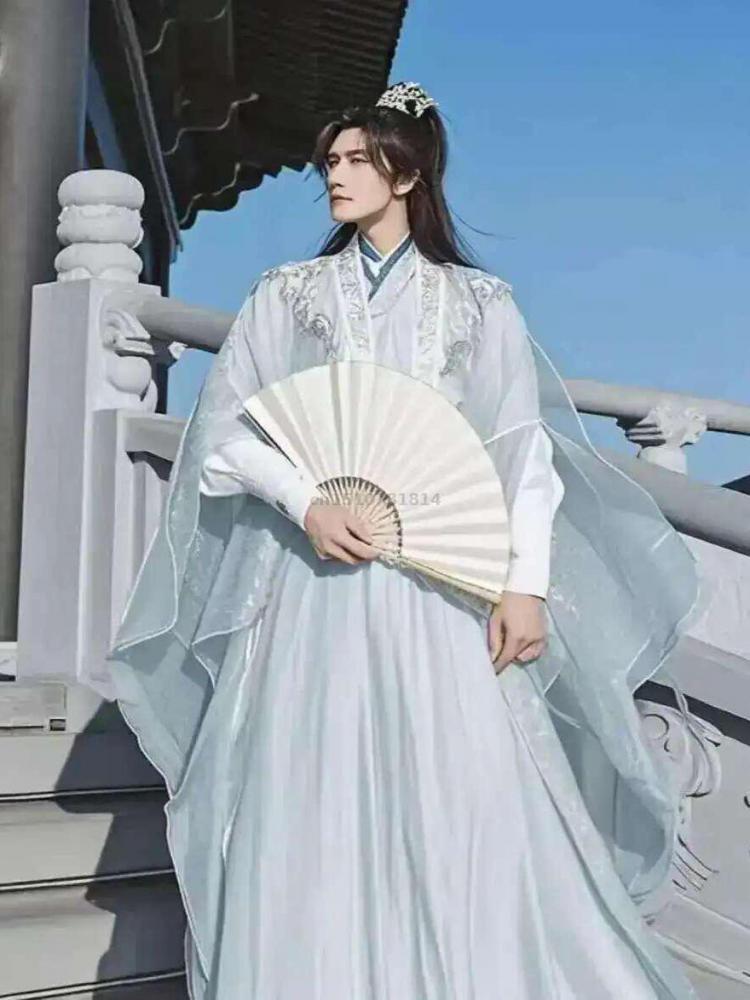Traje tradicional chino Hanfu  - Embroidery White reseña y precio