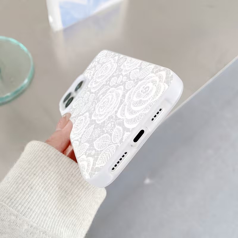 Funda Protectora para Teléfono - Embroidery White reseña y precio